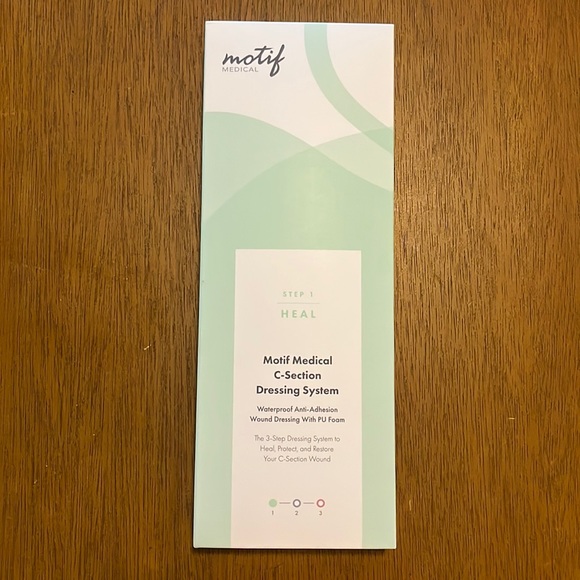 Motif c section post-partum dressing for wound. - Picture 1 of 8